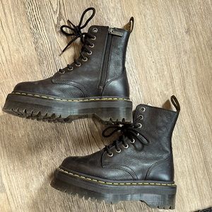 Dr Marten jadon Pisa in black